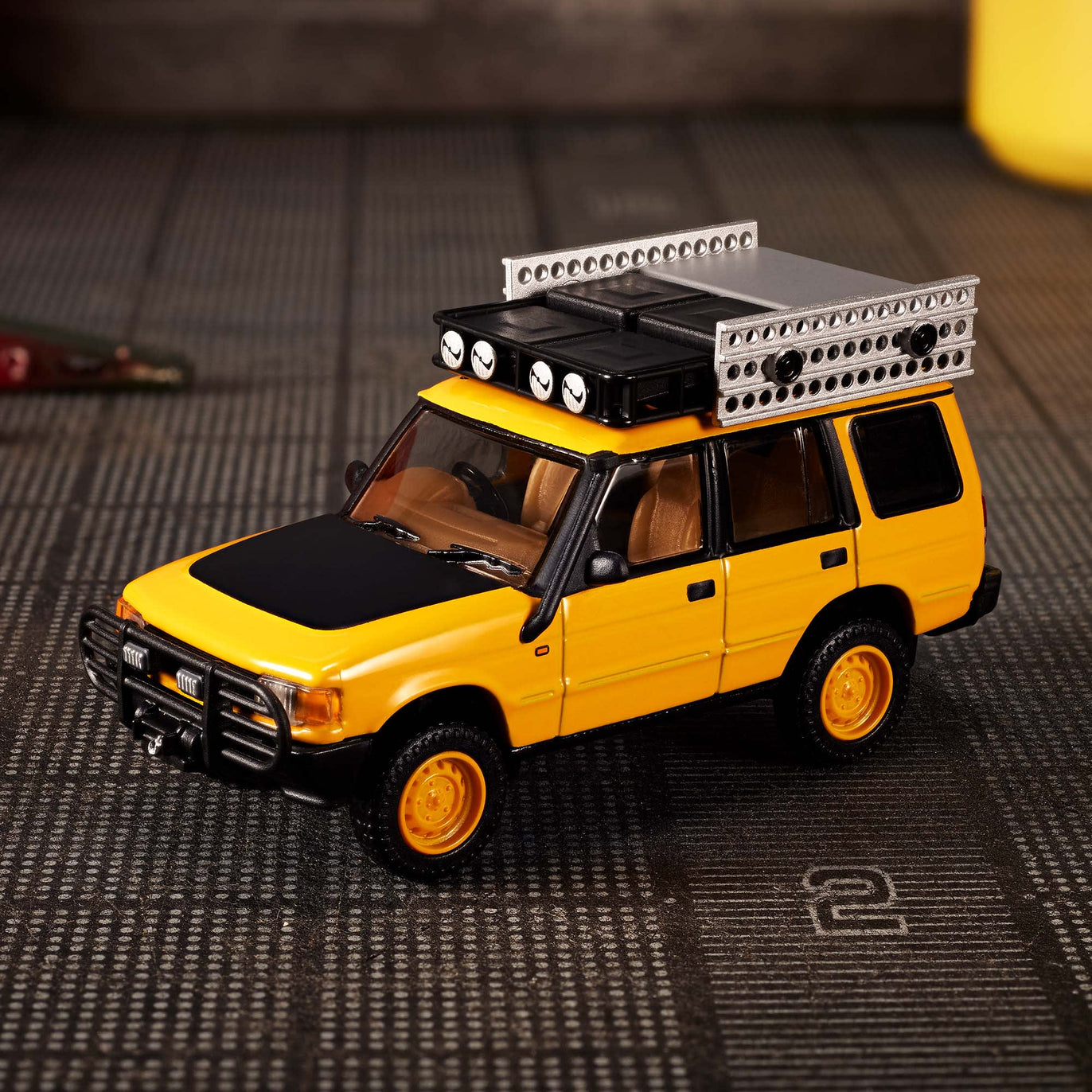 Hot Wheels Collectors Elite 64 Mod Shop '94 Land Rover Discovery